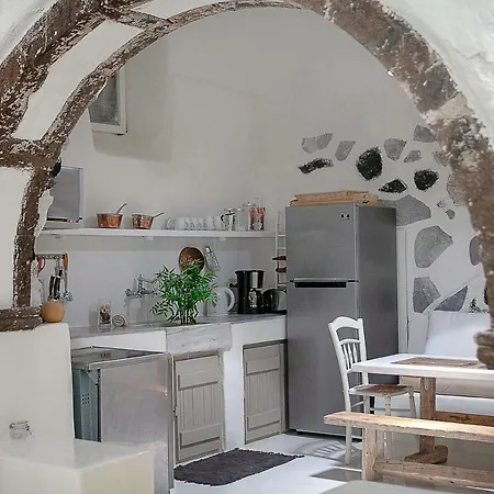Canava Santorini Emporio (Santorini)