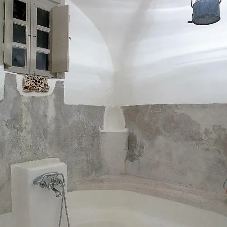 Canava Santorini * Emporio (Santorini)