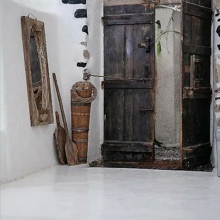 Canava Santorini Villa *